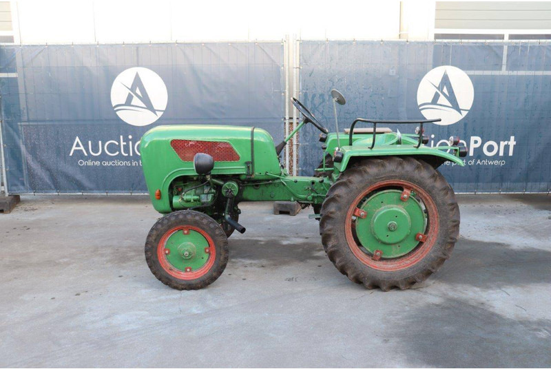 Holder B12 - Tractor: foto 2 Holder B12 - Tractor: foto 2