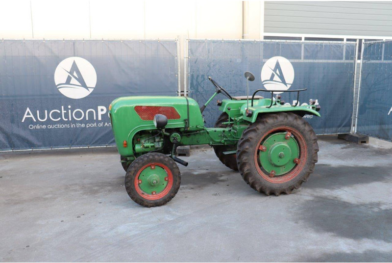 Holder B12 - Tractor: foto 1 Holder B12 - Tractor: foto 1