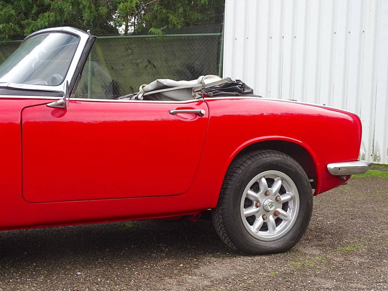 Honda S800 - Sedan: foto 5 Honda S800 - Sedan: foto 5