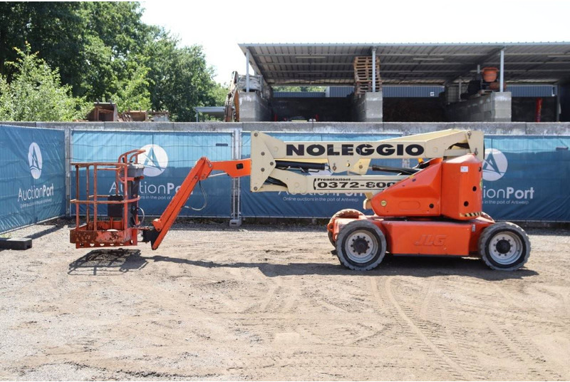 JLG E450AJ - Plataforma articulada: foto 2 JLG E450AJ - Plataforma articulada: foto 2