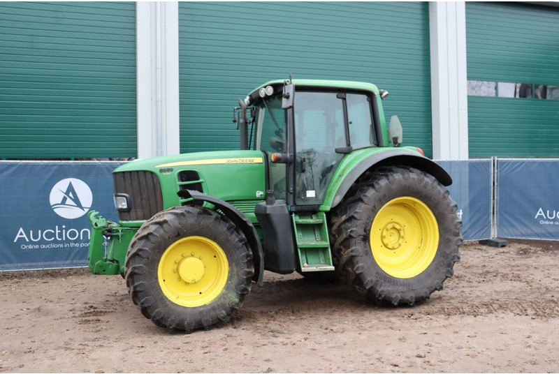 John Deere 6830 - Tractor: foto 1 John Deere 6830 - Tractor: foto 1
