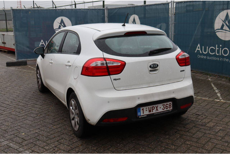 Kia New Rio - Sedan: foto 4 Kia New Rio - Sedan: foto 4