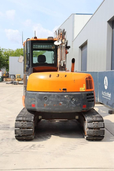 Komatsu PC80MR-3 - Excavadora de cadenas: foto 5 Komatsu PC80MR-3 - Excavadora de cadenas: foto 5