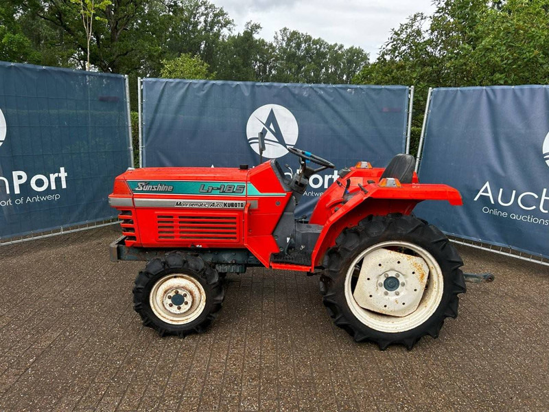 Kubota B1-14D - Tractor: foto 1 Kubota B1-14D - Tractor: foto 1