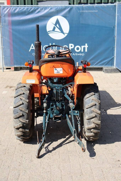 Kubota B1400 - Tractor: foto 4 Kubota B1400 - Tractor: foto 4