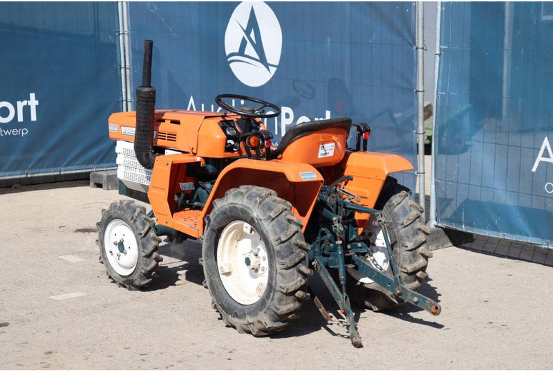 Kubota B1400 - Tractor: foto 3 Kubota B1400 - Tractor: foto 3