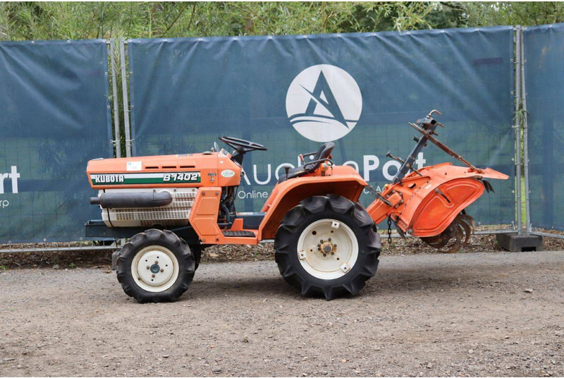 Kubota B1402 - Tractor: foto 2 Kubota B1402 - Tractor: foto 2