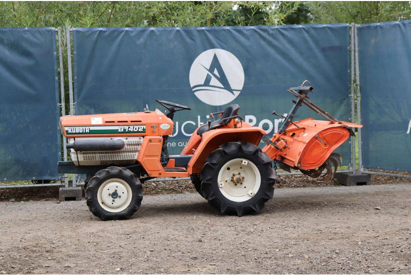 Kubota B1402 - Tractor: foto 1 Kubota B1402 - Tractor: foto 1