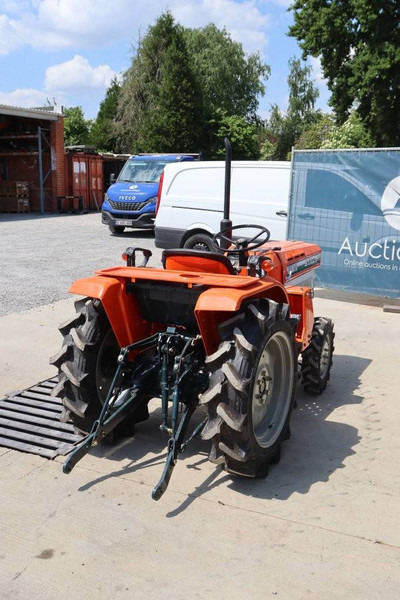 Kubota B1702DT - Tractor: foto 5 Kubota B1702DT - Tractor: foto 5