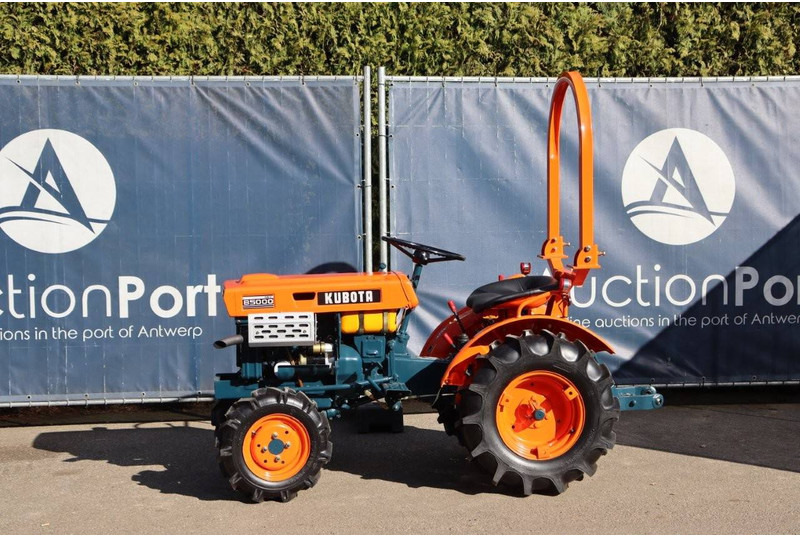 Kubota B5000 - Tractor: foto 1 Kubota B5000 - Tractor: foto 1