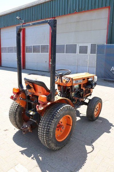 Kubota B6100 D - Tractor: foto 5 Kubota B6100 D - Tractor: foto 5