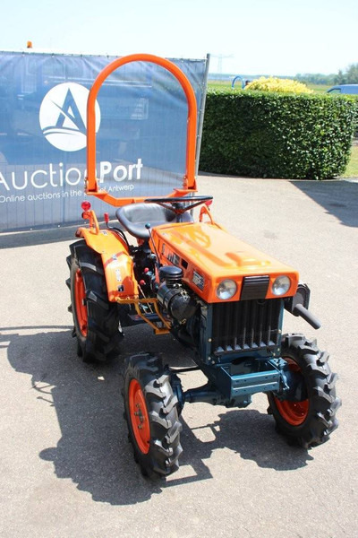 Kubota B7000DT - Tractor: foto 5 Kubota B7000DT - Tractor: foto 5