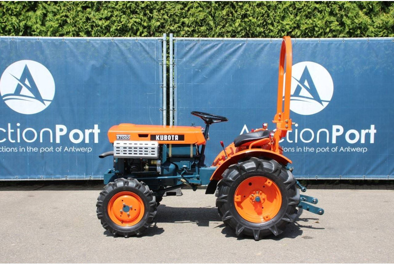 Kubota B7000DT - Tractor: foto 2 Kubota B7000DT - Tractor: foto 2