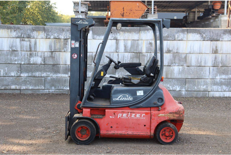 Linde E20P-02 - Carretilla elevadora eléctrica: foto 2 Linde E20P-02 - Carretilla elevadora eléctrica: foto 2