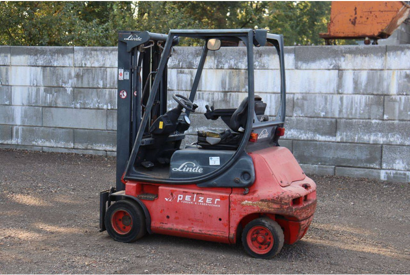 Linde E20P-02 - Carretilla elevadora eléctrica: foto 3 Linde E20P-02 - Carretilla elevadora eléctrica: foto 3