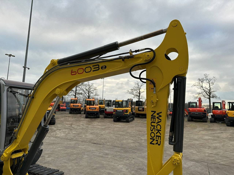 Excavadora de cadenas Neuson 6003: foto 12