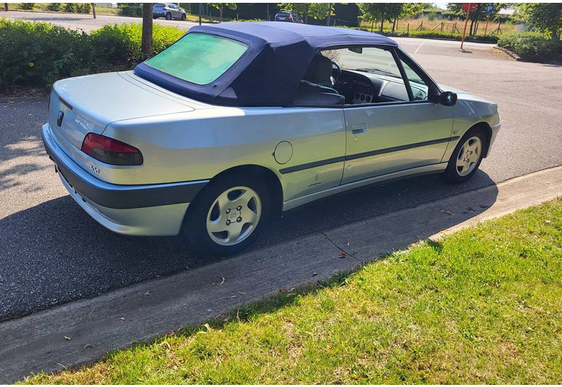 Peugeot 306 Cabriolet 1.6 Automatic - Sedan: foto 4 Peugeot 306 Cabriolet 1.6 Automatic - Sedan: foto 4