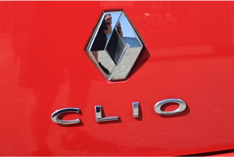 Sedan Renault Clio: foto 17