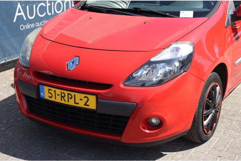 Sedan Renault Clio: foto 10
