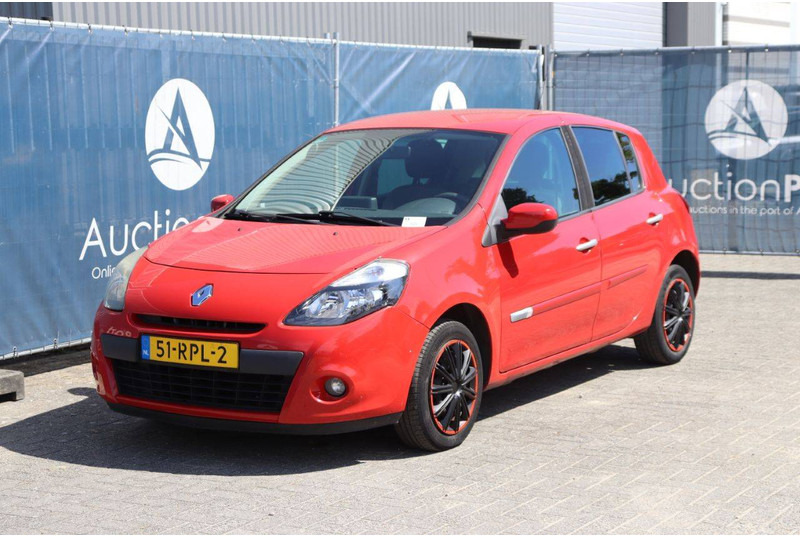 Sedan Renault Clio: foto 9