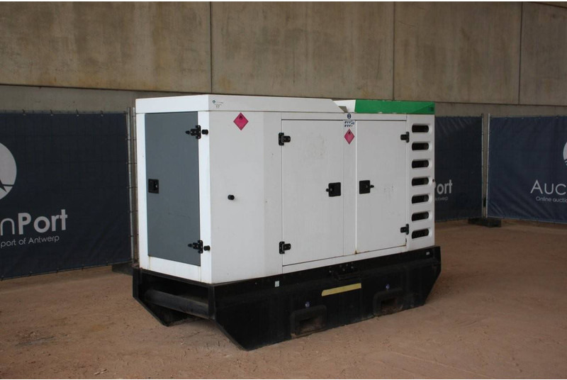 Generador industriale SDMO R110C3: foto 8