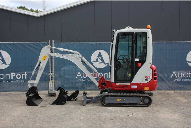 Takeuchi TB216 - Miniexcavadora: foto 2 Takeuchi TB216 - Miniexcavadora: foto 2