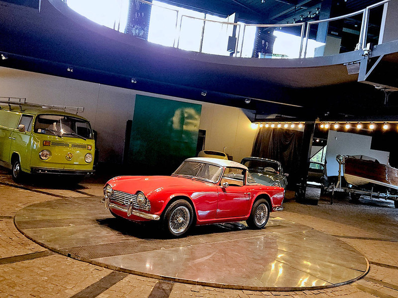 Triumph TR4 'Surrey Top' - Sedan: foto 2 Triumph TR4 'Surrey Top' - Sedan: foto 2