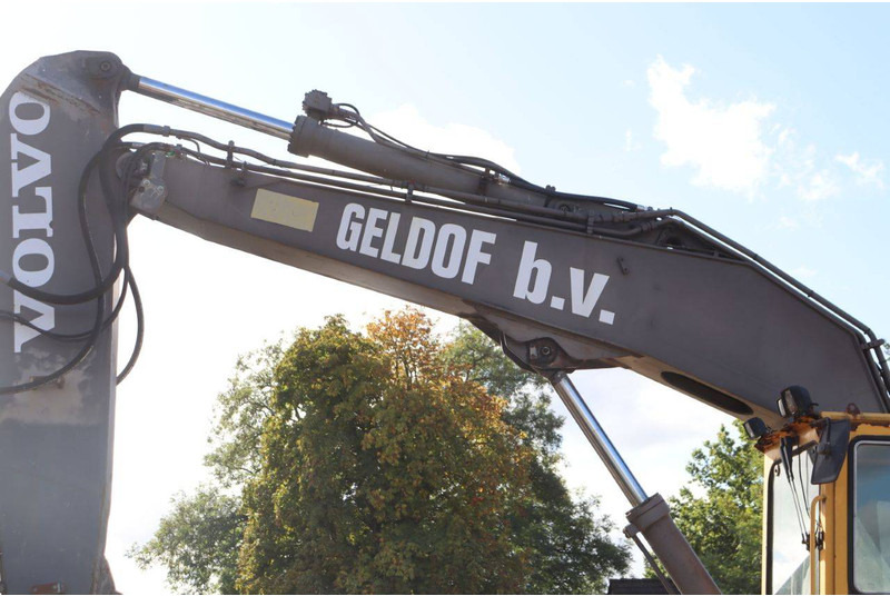 Excavadora de cadenas Volvo EC230B: foto 16