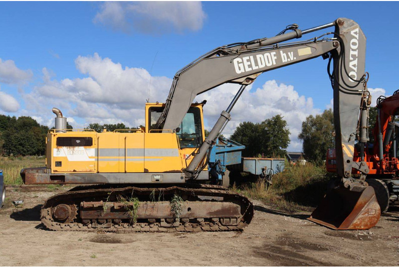Excavadora de cadenas Volvo EC230B: foto 7