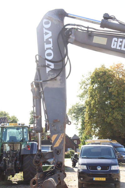 Excavadora de cadenas Volvo EC230B: foto 17