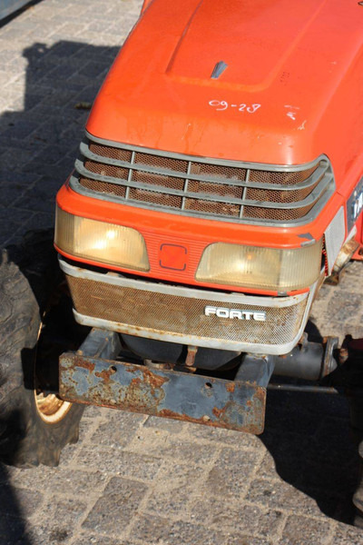 Tractor Yanmar F-6: foto 9