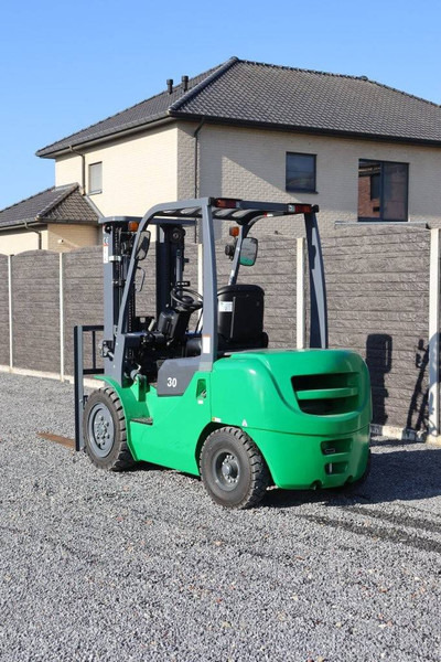 Yanmar FD30 - Carretilla elevadora diésel: foto 3 Yanmar FD30 - Carretilla elevadora diésel: foto 3