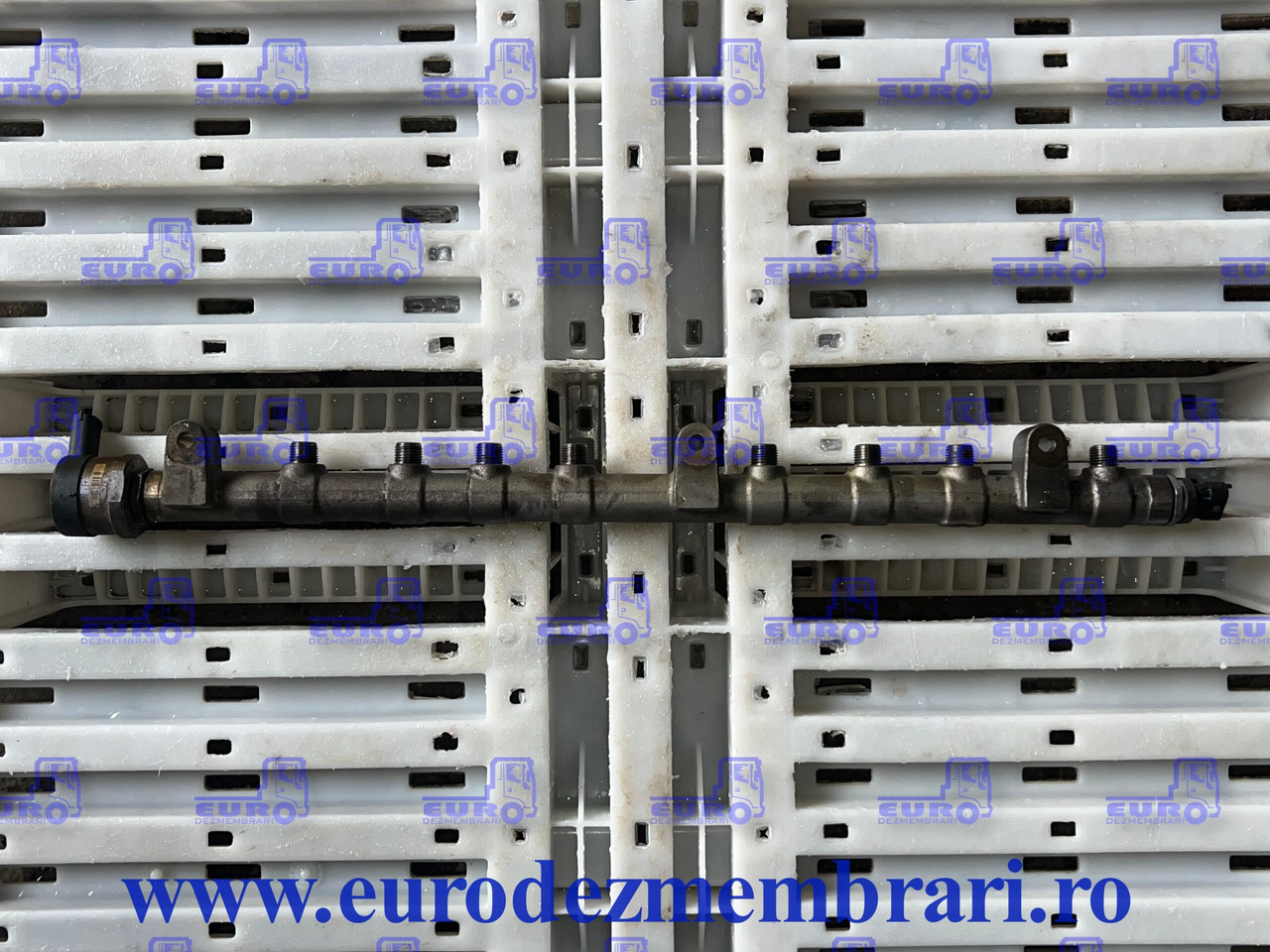 RAMPA INALTA PRESIUNE MAN TGX D3876 51.10311.6109, 0445226136 - Procesamiento de combustible para Camión: foto 2 RAMPA INALTA PRESIUNE MAN TGX D3876 51.10311.6109, 0445226136 - Procesamiento de combustible para Camión: foto 2