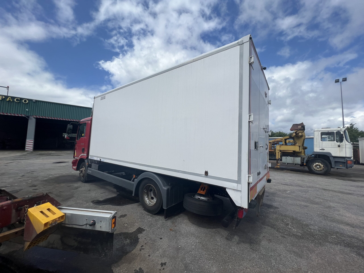 MAN TGL10.18 CAJA CERRADA O CHASIS - Camión caja cerrada: foto 4 MAN TGL10.18 CAJA CERRADA O CHASIS - Camión caja cerrada: foto 4