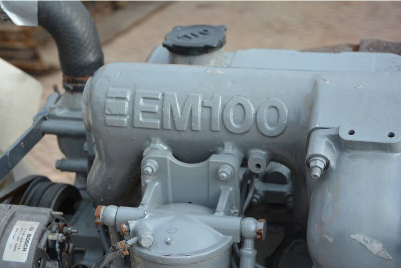 Hino EM100 engine complete - Motor para Maquinaria de construcción: foto 4 Hino EM100 engine complete - Motor para Maquinaria de construcción: foto 4