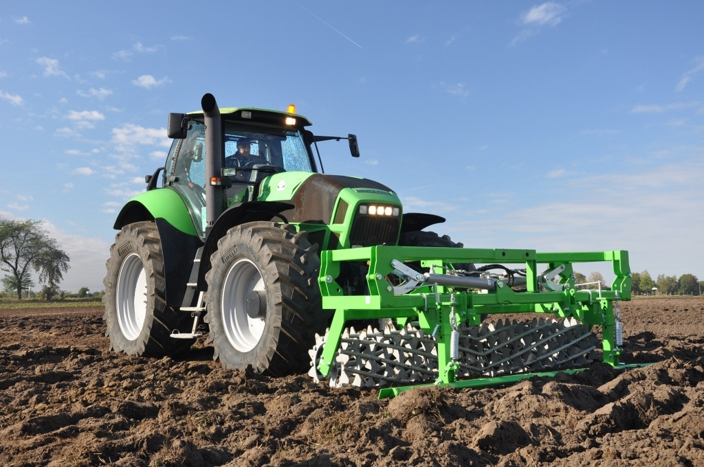 Bomet Wielozadaniowe wały zębate na przedni TUZ/ Vielzweck - Zahnwalze -Frontdreipunktanbau / Multi-purpose toothed rollers / Вал для передней навески - Rodillo agrícola: foto 2 Bomet Wielozadaniowe wały zębate na przedni TUZ/ Vielzweck - Zahnwalze -Frontdreipunktanbau / Multi-purpose toothed rollers / Вал для передней навески - Rodillo agrícola: foto 2
