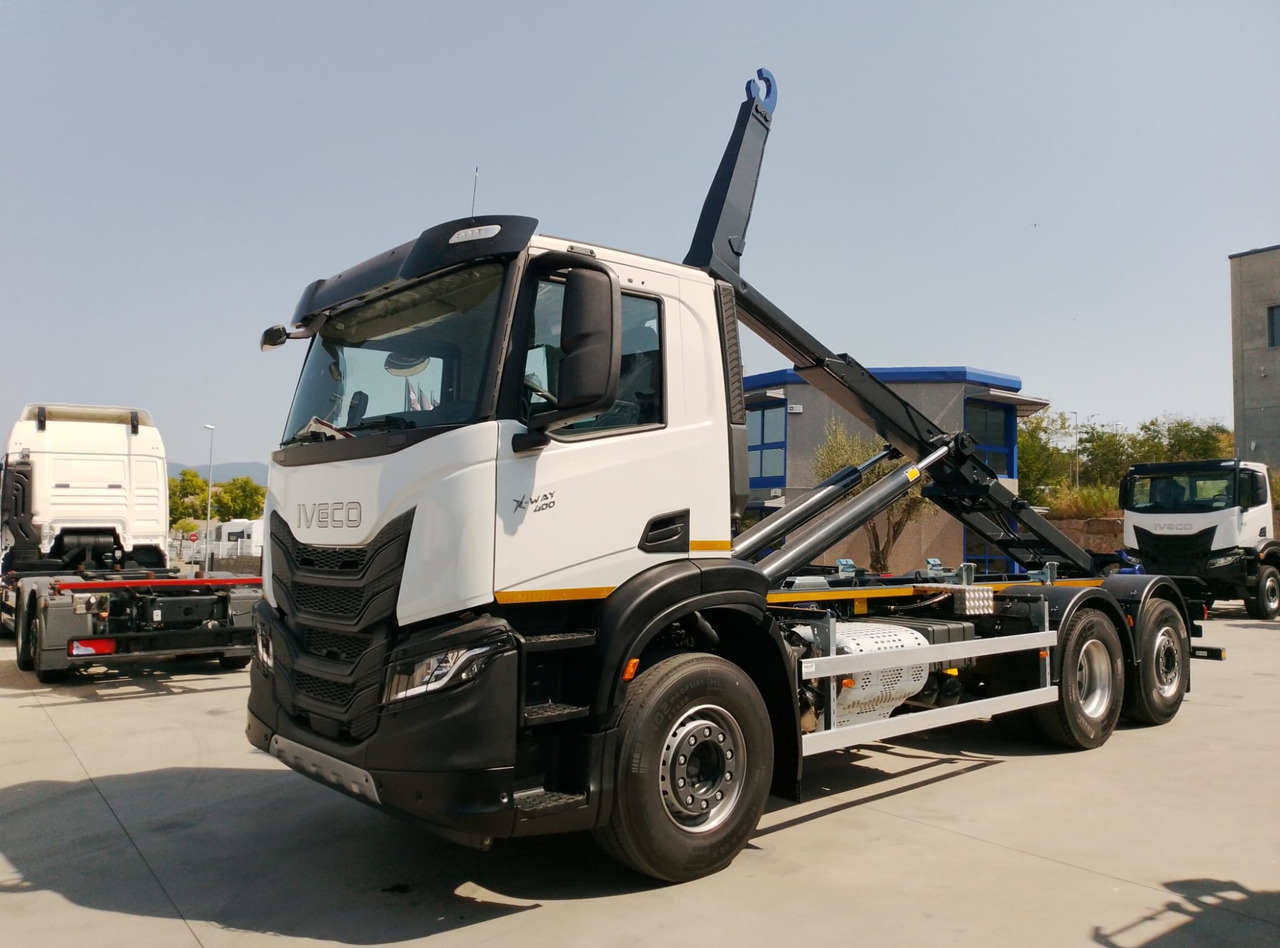 IVECO AD280X40 YPS ON X-WAY E6 (Hook Equipment) - Camión multibasculante: foto 2 IVECO AD280X40 YPS ON X-WAY E6 (Hook Equipment) - Camión multibasculante: foto 2