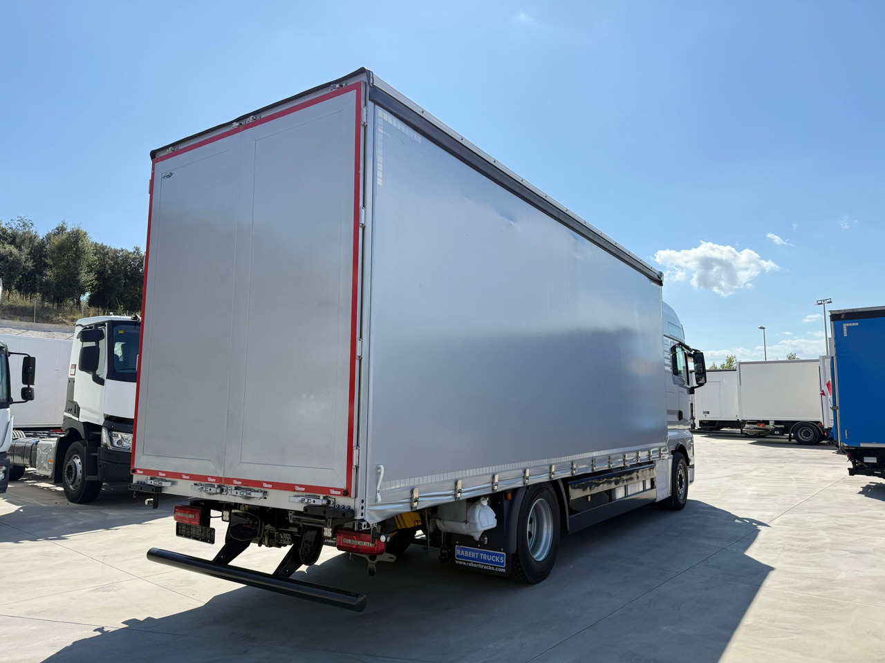 MAN 18.430 LL TGX E6 (Tauliner) - Camión lona: foto 4 MAN 18.430 LL TGX E6 (Tauliner) - Camión lona: foto 4