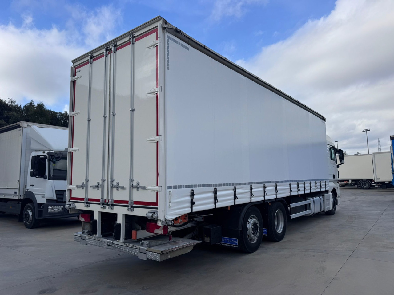 MAN 26.360 L TGX E6 (Tauliner) - Camión lona: foto 4 MAN 26.360 L TGX E6 (Tauliner) - Camión lona: foto 4