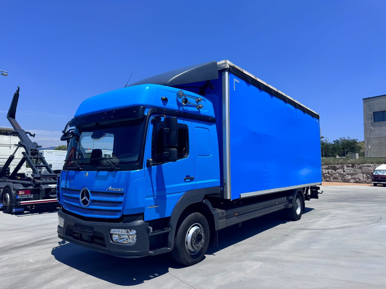 MERCEDES BENZ 13.30L Atego E6 (Tauliner) - Camión lona: foto 1 MERCEDES BENZ 13.30L Atego E6 (Tauliner) - Camión lona: foto 1