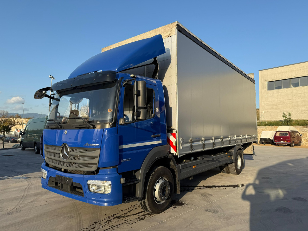 MERCEDES BENZ 16.30L Atego E6 (Tauliner) - Camión lona: foto 1 MERCEDES BENZ 16.30L Atego E6 (Tauliner) - Camión lona: foto 1