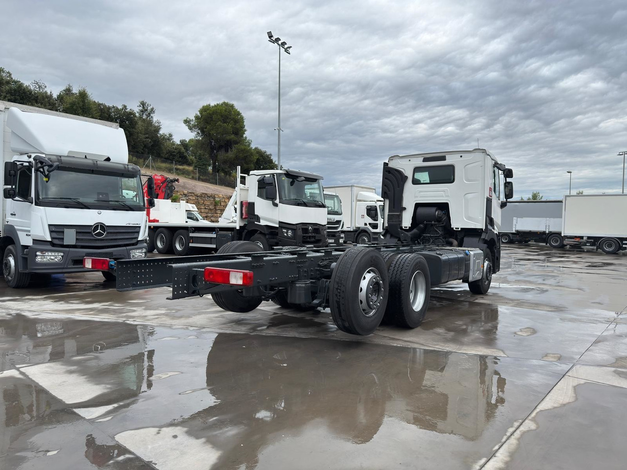 RENAULT C380.26 E6 (Chassis) - Camión chasis: foto 2 RENAULT C380.26 E6 (Chassis) - Camión chasis: foto 2