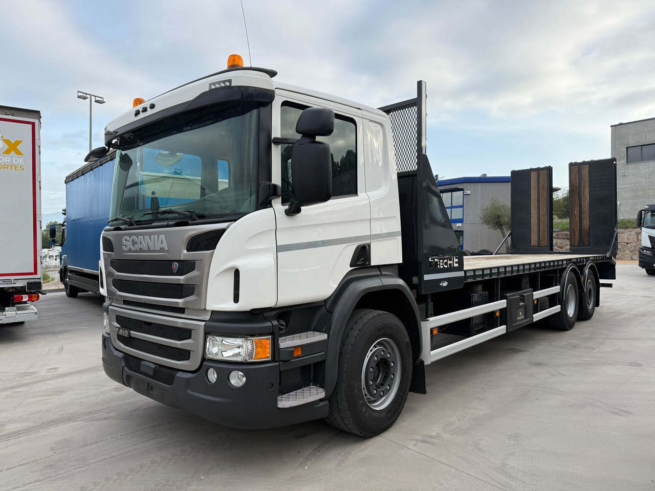 SCANIA P410 E6 (Platform) - Camión portavehículos: foto 1 SCANIA P410 E6 (Platform) - Camión portavehículos: foto 1