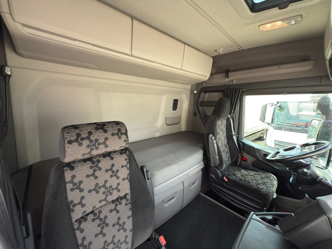 Camión chasis SCANIA R450 E6 (Chassis): foto 9