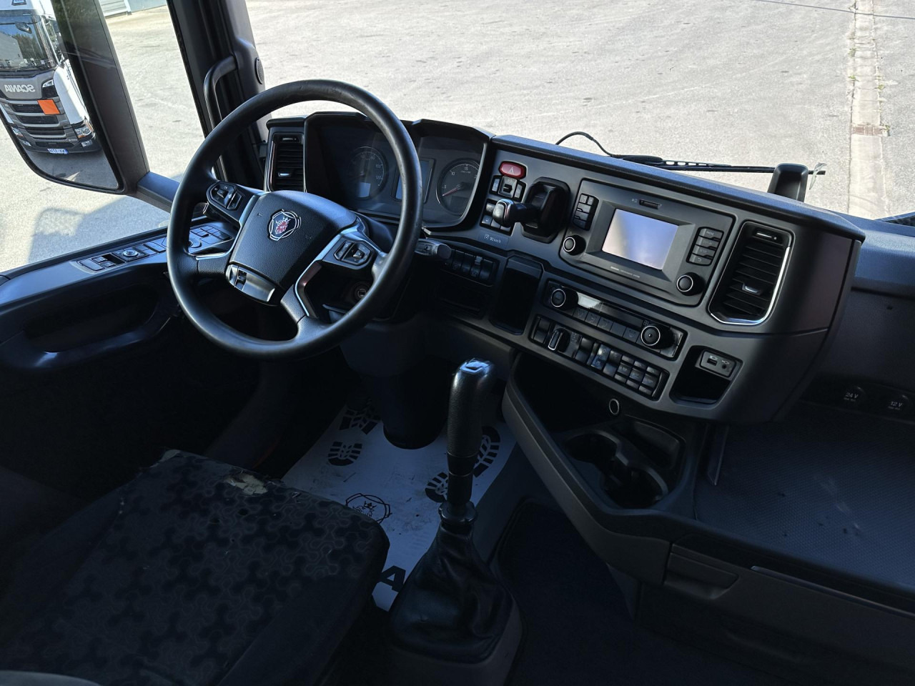 SCANIA R 450 B6x4HZ - Camión chasis: foto 2 SCANIA R 450 B6x4HZ - Camión chasis: foto 2