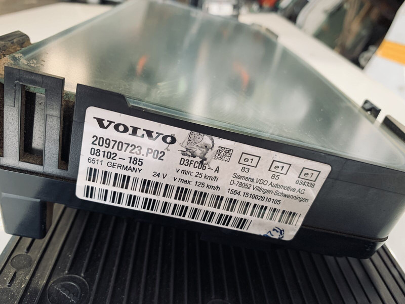 Volvo FL 280 - Salpicadero: foto 3 Volvo FL 280 - Salpicadero: foto 3