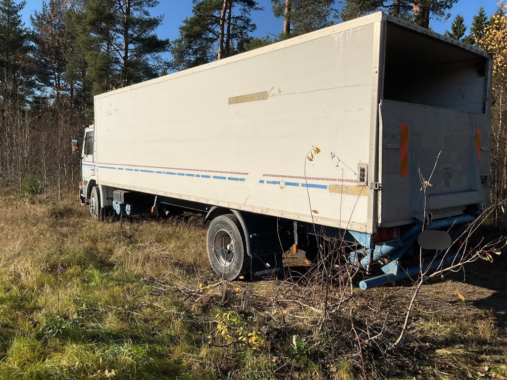 SCANIA P82H 4X2 62 - Camión: foto 3 SCANIA P82H 4X2 62 - Camión: foto 3