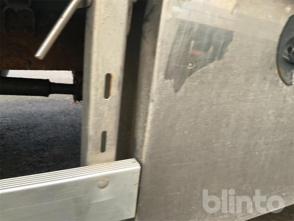 Camión VOLVO FL-240 4X2: foto 22
