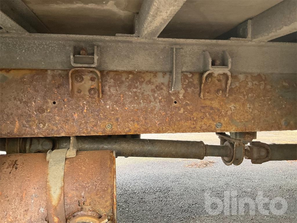 Camión VOLVO FL-240 4X2: foto 21