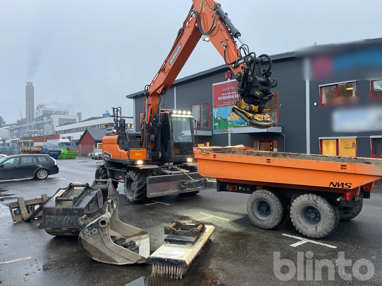 Doosan Dx140 + Dumperkärra o redskap - Manipulador de materiales: foto 1 Doosan Dx140 + Dumperkärra o redskap - Manipulador de materiales: foto 1